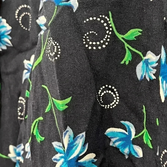 Bentley large floral skirt NWT - Picture 3 of 6